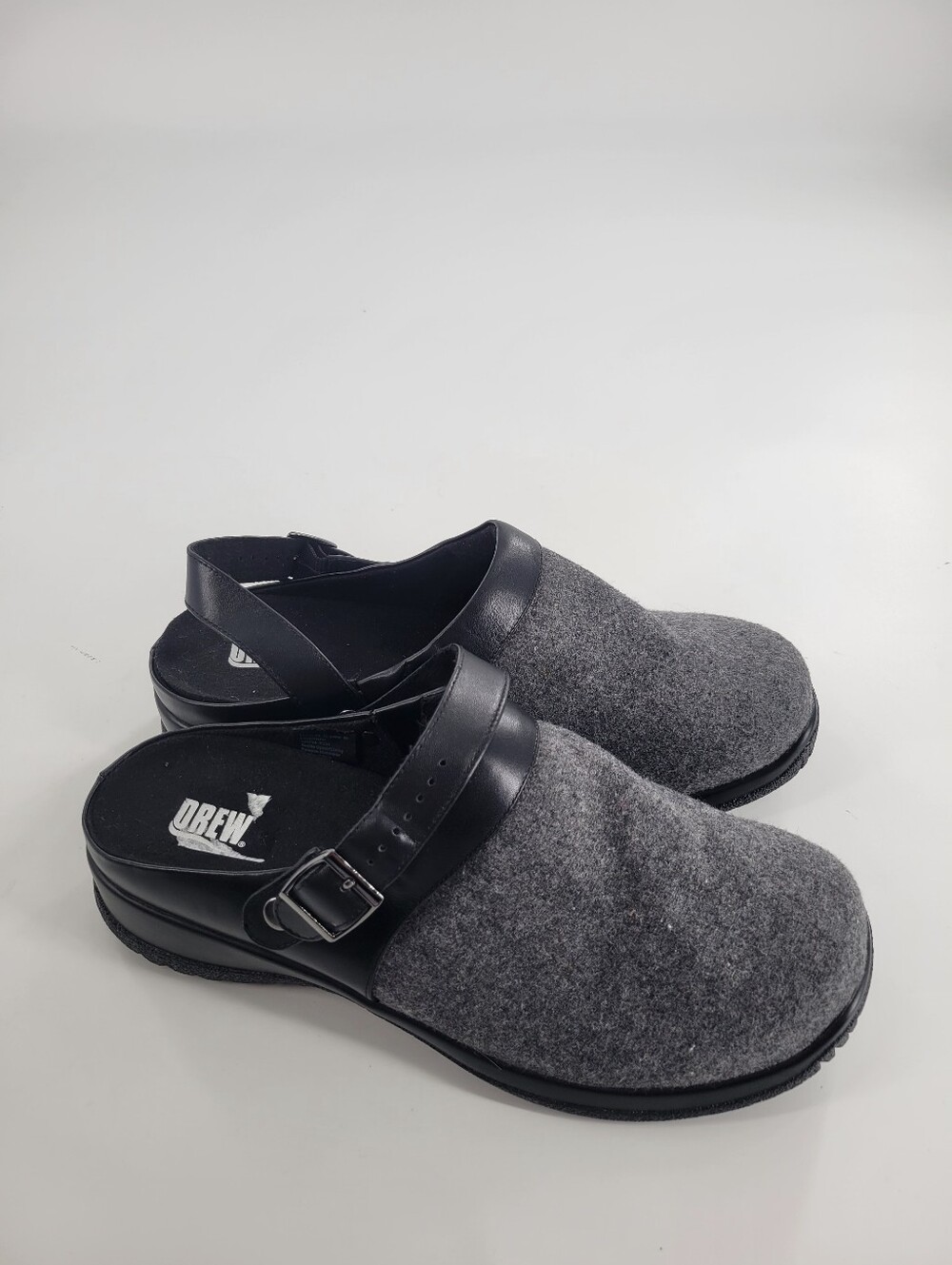 Drew Savannah Gray Felt Slip-On Loafers with Black Adjustable Strap Size 10.5 - Picture 3 of 6